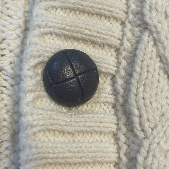 Tommy Bahama Kids Cream Cable Knit Sweater - Picture 3 of 6